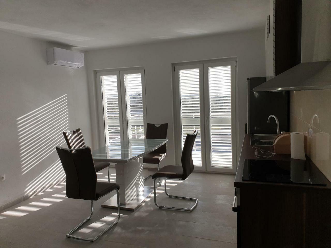 Nella Apartment